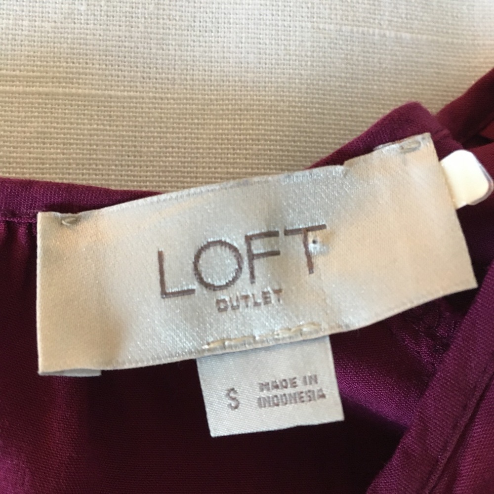 Loft Outlet Flowy Split Back Lightweight Shirt - image 5
